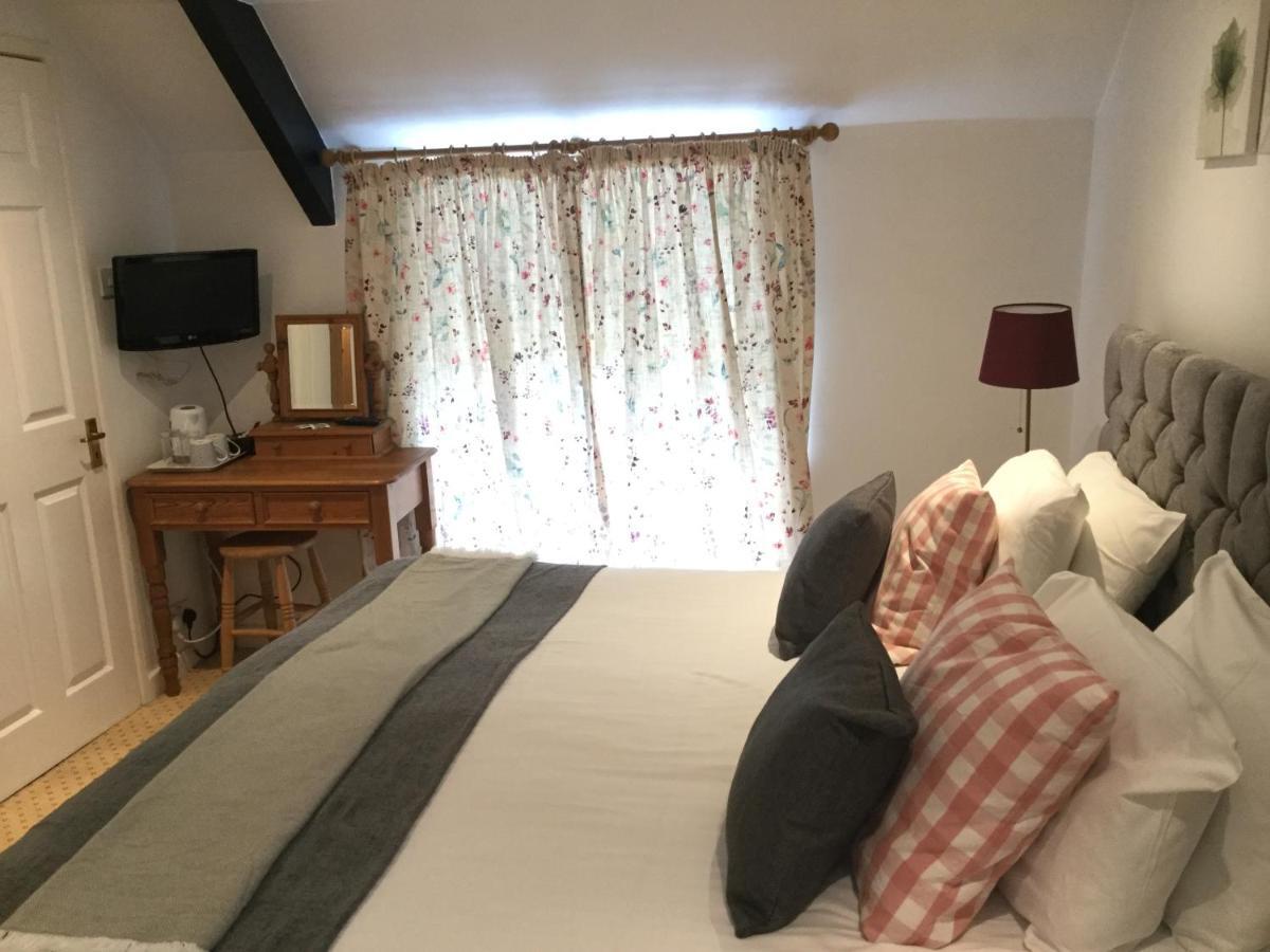 Plume Of Feathers * Blagdon